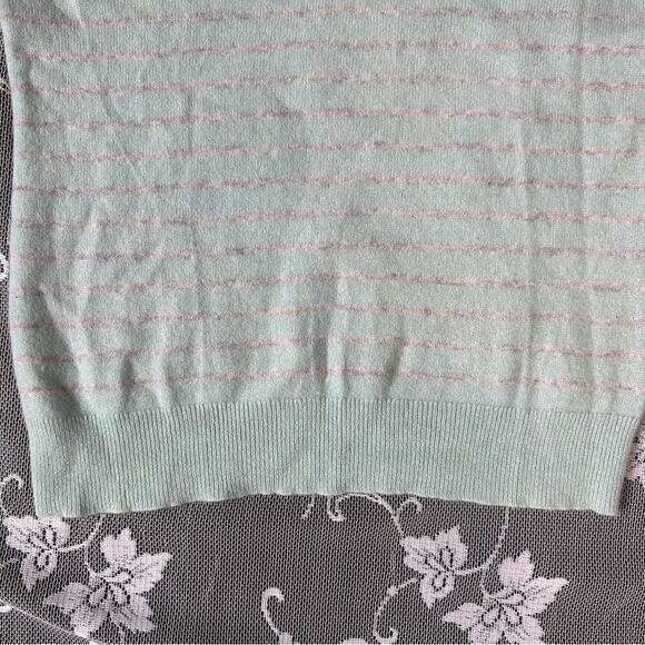 Lord & Taylor 100% Cashmere V-Neck Striped Sweater Sz Medium - Picture 3 of 11